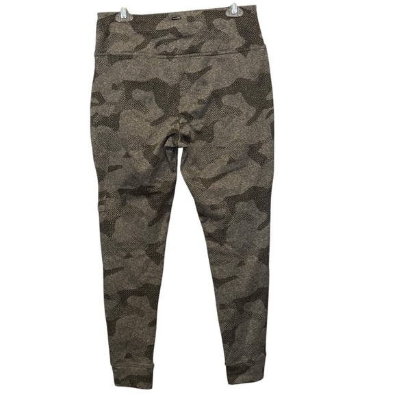 Mondetta Sprint Utility Camouflage Leggings | Fleece Interior | Recycled Fabric - Picture 10 of 10